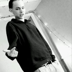 Meet your Posher, Devin